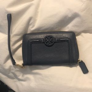 Like New, Tory Burch phone case wristlet w…
